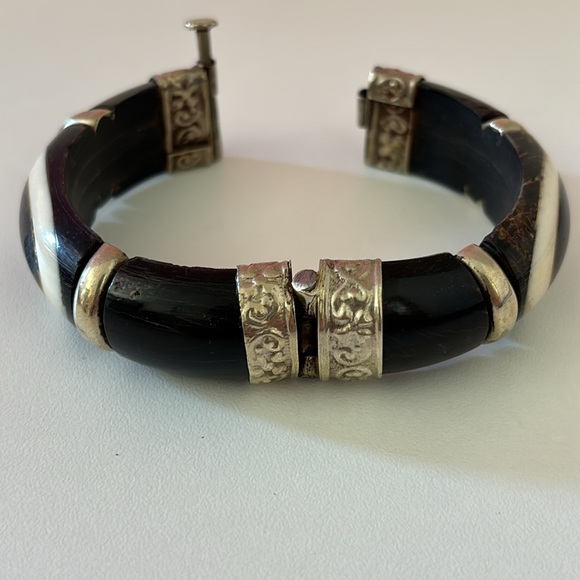 Vintage Artisan Wood and Metal Bracelet - Picture 7 of 15